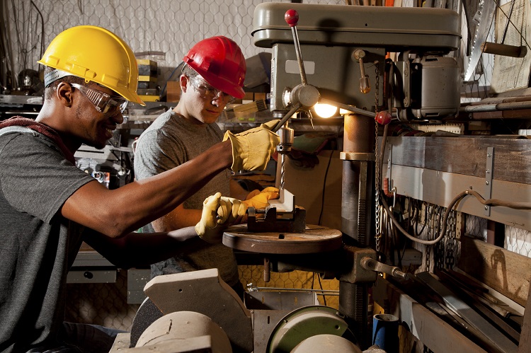 Choosing the right safety equipment in the workshop